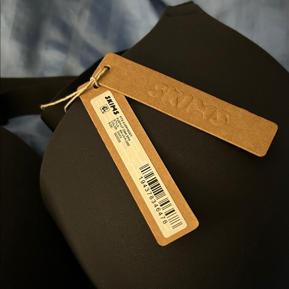 SKIMS FITS Everybody Push-up Demi Bra NWT - Picture 2 of 8